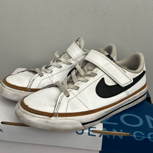 nike - Picture 1 of 2